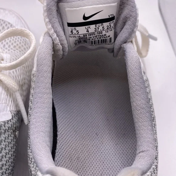Nike White sneaker tennis shoe size 6.5 - Picture 7 of 10